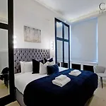 Harrods Hideaway 3 Bedroom Flat