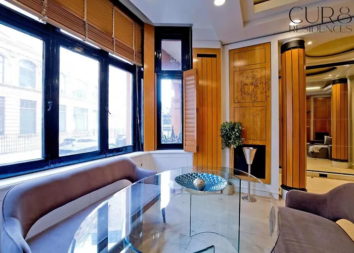 Harrods Hideaway 3 Bedroom Flat