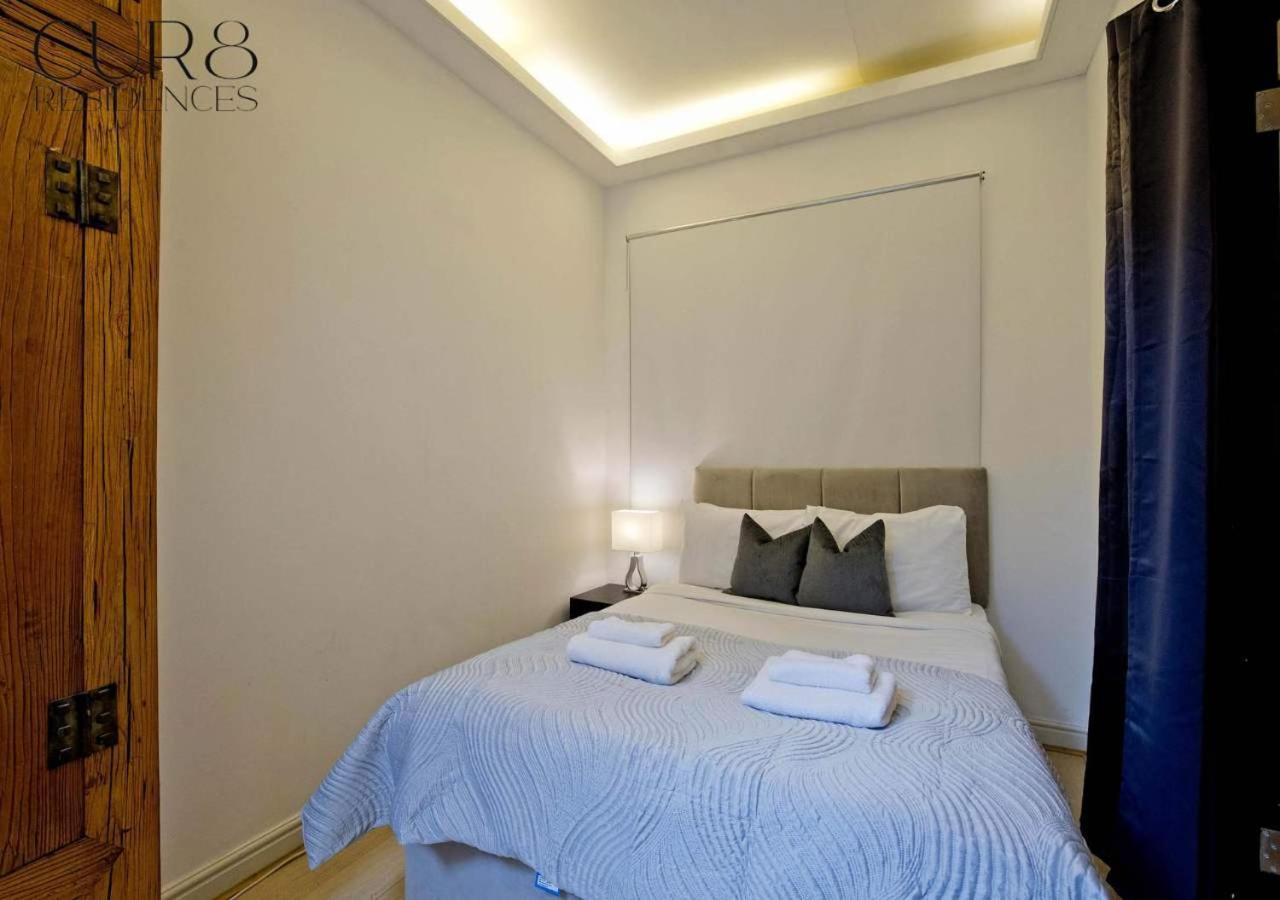 Harrods Hideaway 3 Bedroom Flat * Londra